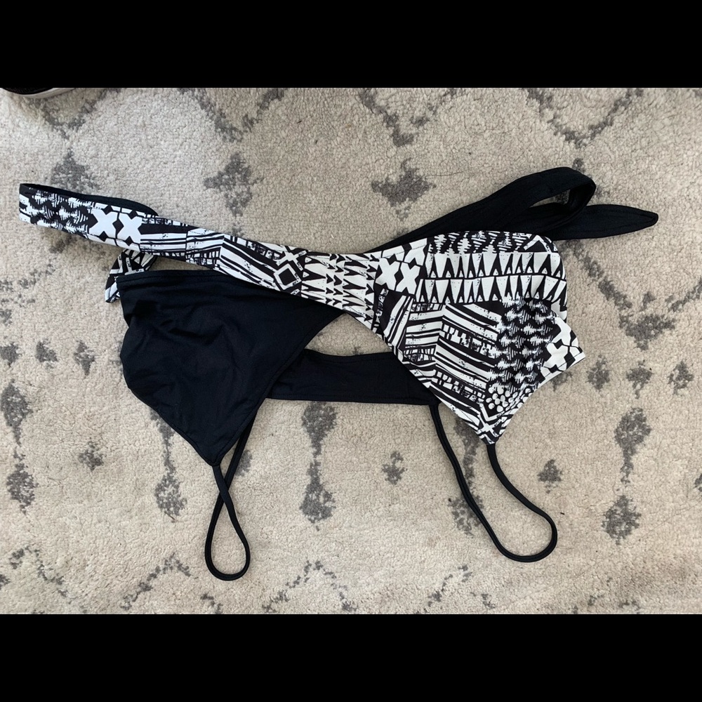 LSPACE tie in back or front bikini top
